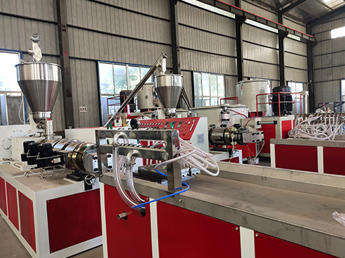 潍坊PE管材生产线设备的作业流程介绍